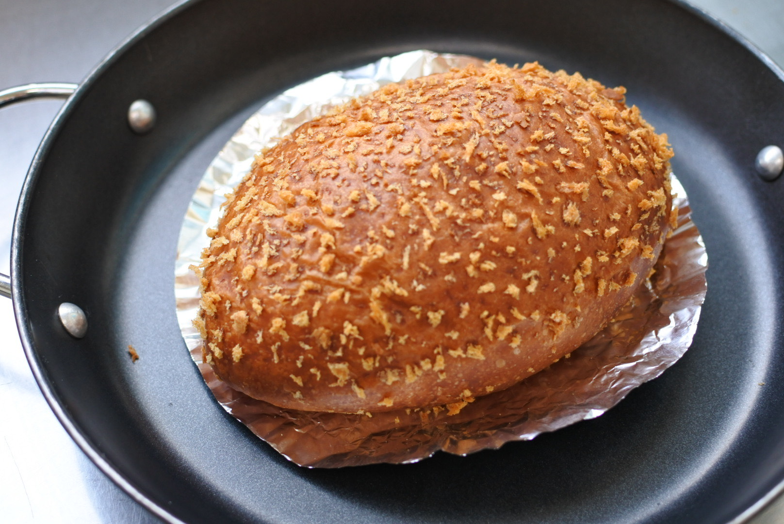 　　キーマカレーの焼きカレーパン